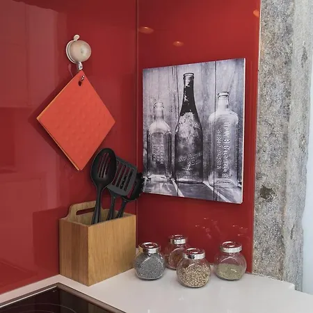 Lovelystay - 2bedroom Flat - Bica, Charm And Terrace 아파트 *