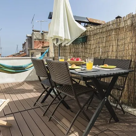 Lovelystay - 2bedroom Flat - Bica, Charm And Terrace Lissabon