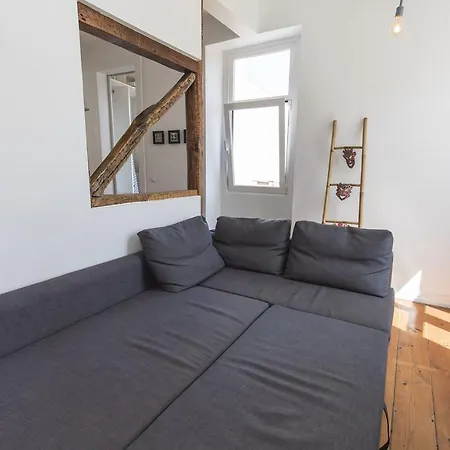 아파트 Lovelystay - 2bedroom Flat - Bica, Charm And Terrace