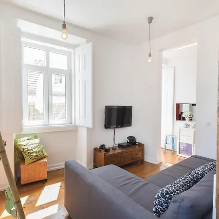 아파트 Lovelystay - 2bedroom Flat - Bica, Charm And Terrace *