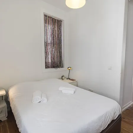 Lovelystay - 2bedroom Flat - Bica, Charm And Terrace 아파트