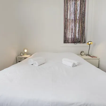 Apartment Lovelystay - 2bedroom Flat - Bica, Charm And Terrace Lissabon